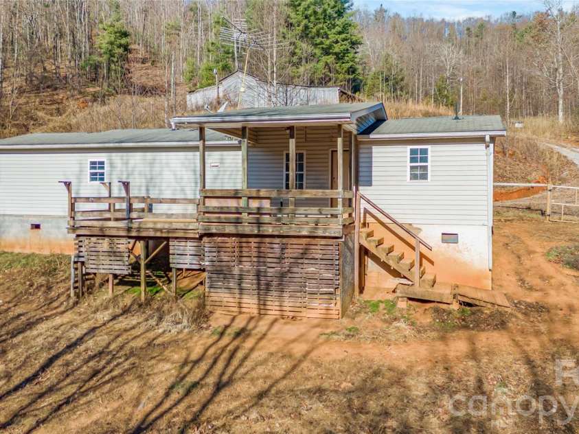 910 Summit Ridge Road, Purlear, NC 28665.  MLS# CAR4329271, YatesRealty ID 4567. 