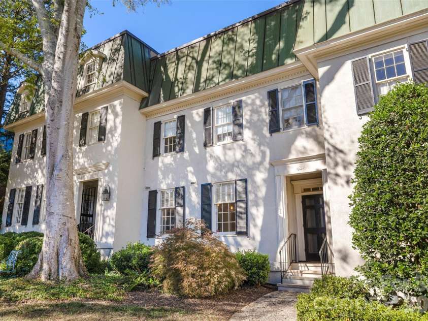 153 Perrin Place, Charlotte, NC 28207.  MLS# CAR4372500, YatesRealty ID 45670. 