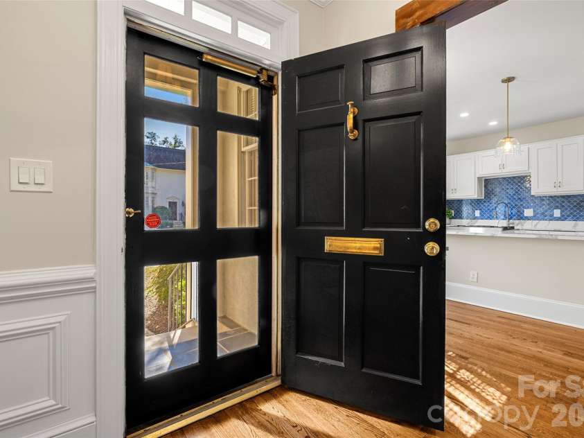 153 Perrin Place, Charlotte, NC 28207.  MLS# CAR4372500, YatesRealty ID 45670. 