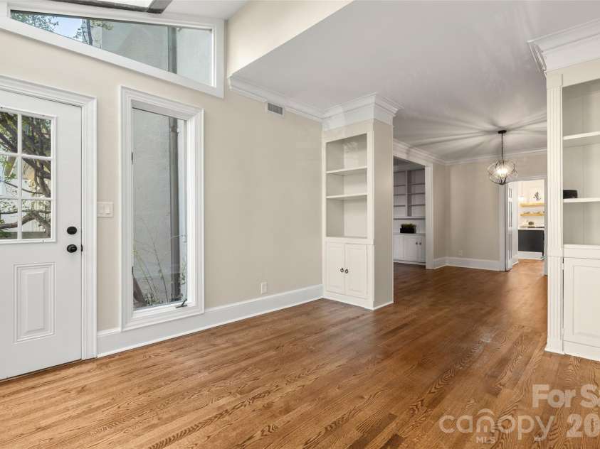 153 Perrin Place, Charlotte, NC 28207.  MLS# CAR4372500, YatesRealty ID 45670. 
