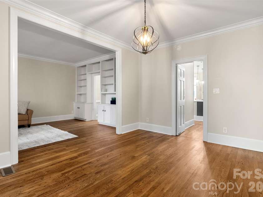 153 Perrin Place, Charlotte, NC 28207.  MLS# CAR4372500, YatesRealty ID 45670. 