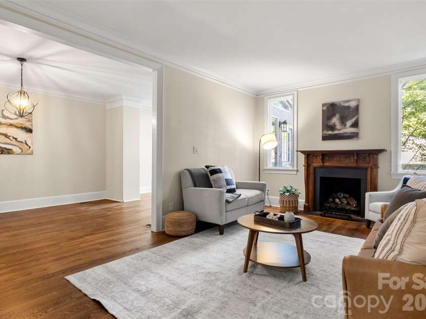153 Perrin Place, Charlotte, NC 28207.  MLS# CAR4372500, YatesRealty ID 45670. 
