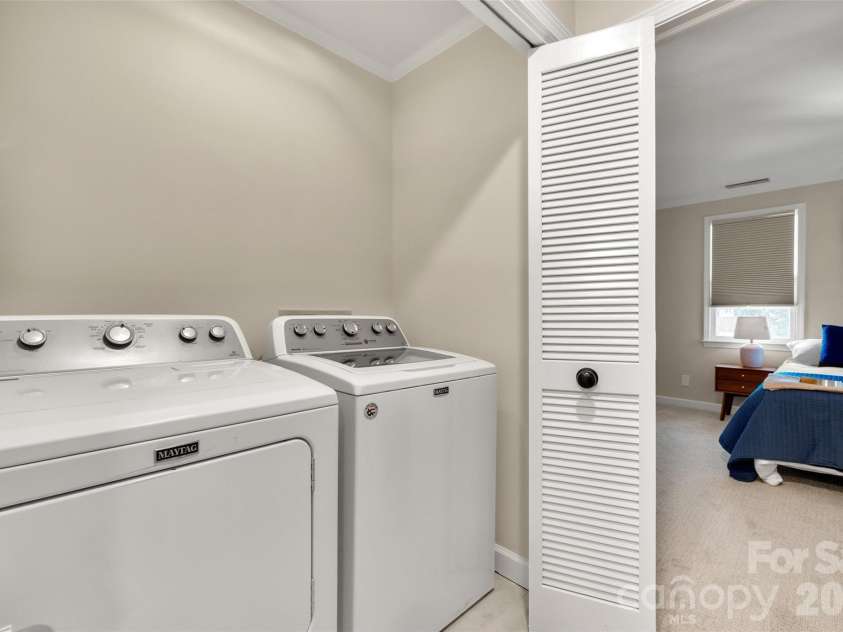 153 Perrin Place, Charlotte, NC 28207.  MLS# CAR4372500, YatesRealty ID 45670. 