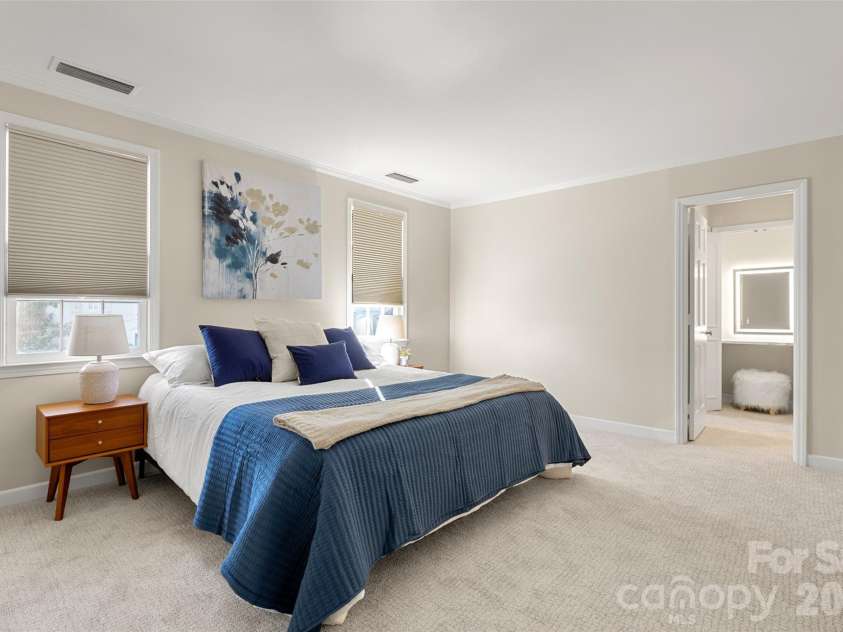 153 Perrin Place, Charlotte, NC 28207.  MLS# CAR4372500, YatesRealty ID 45670. 