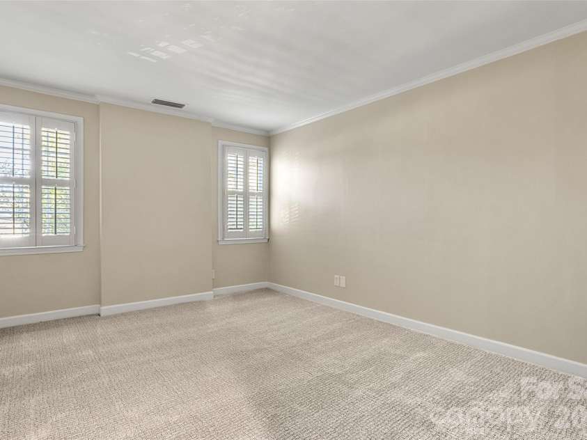 153 Perrin Place, Charlotte, NC 28207.  MLS# CAR4372500, YatesRealty ID 45670. 