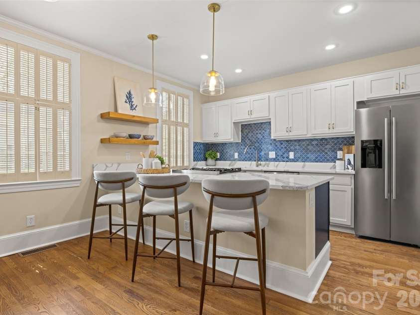 153 Perrin Place, Charlotte, NC 28207.  MLS# CAR4372500, YatesRealty ID 45670. 