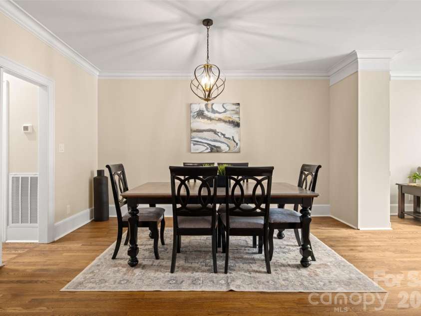 153 Perrin Place, Charlotte, NC 28207.  MLS# CAR4372500, YatesRealty ID 45670. 