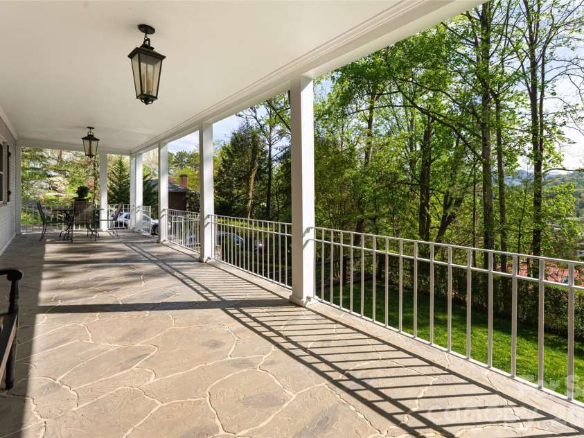 114 Cambridge Road, Asheville, NC 28804.  MLS# CAR4415783, YatesRealty ID 45672. 