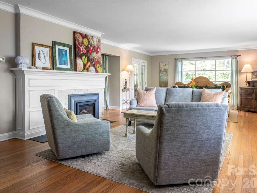 114 Cambridge Road, Asheville, NC 28804.  MLS# CAR4415783, YatesRealty ID 45672. 