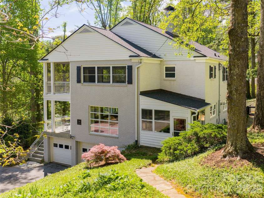 114 Cambridge Road, Asheville, NC 28804.  MLS# CAR4415783, YatesRealty ID 45672. 