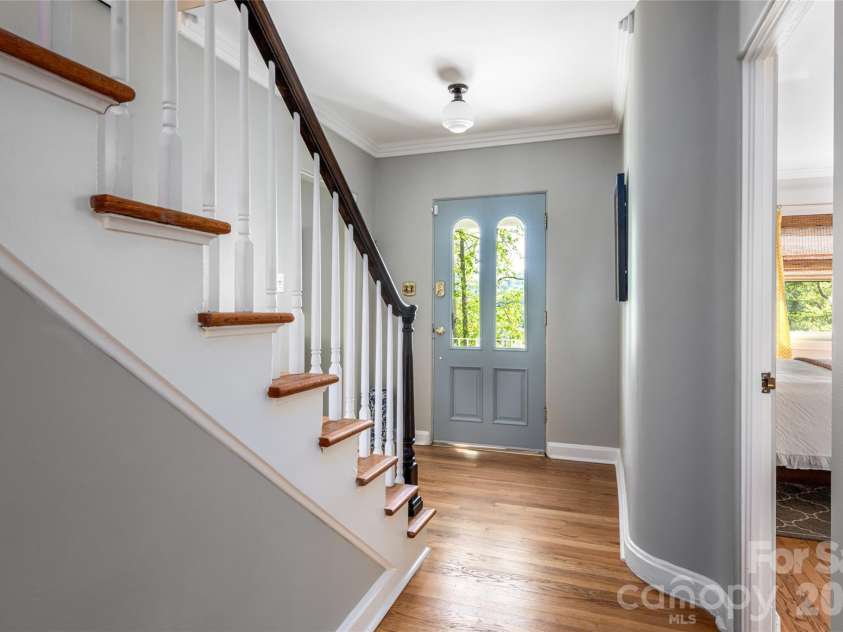 114 Cambridge Road, Asheville, NC 28804.  MLS# CAR4415783, YatesRealty ID 45672. 