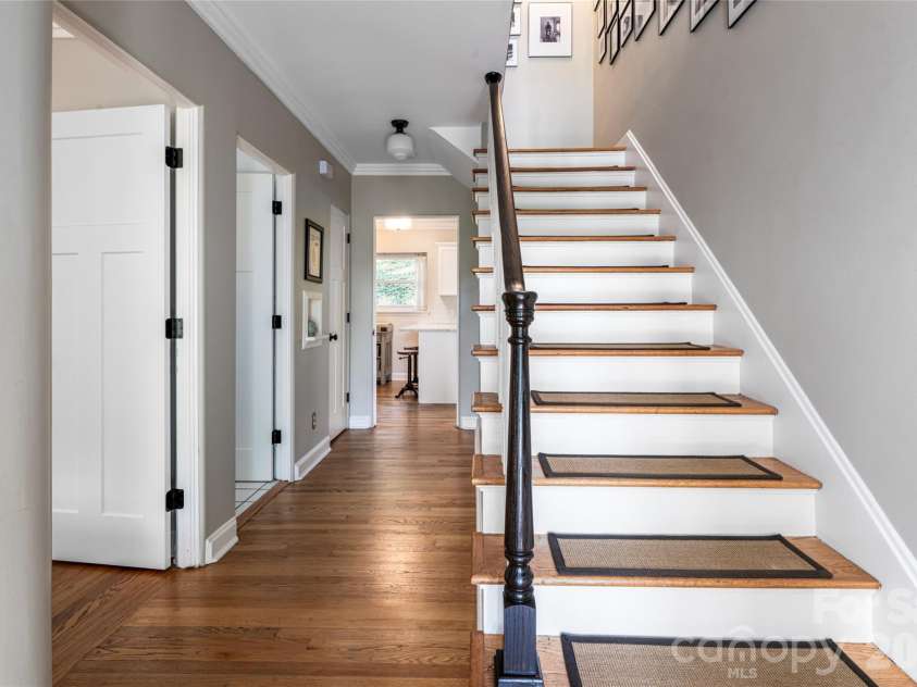 114 Cambridge Road, Asheville, NC 28804.  MLS# CAR4415783, YatesRealty ID 45672. 