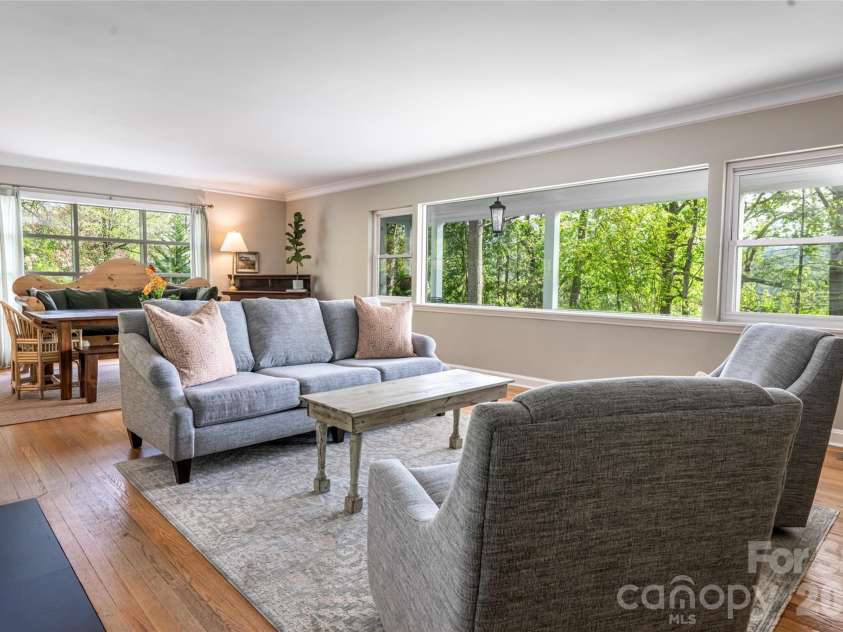 114 Cambridge Road, Asheville, NC 28804.  MLS# CAR4415783, YatesRealty ID 45672. 