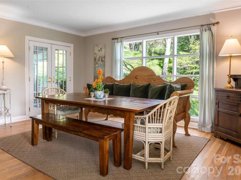 114 Cambridge Road, Asheville, NC 28804.  MLS# CAR4415783, YatesRealty ID 45672. 