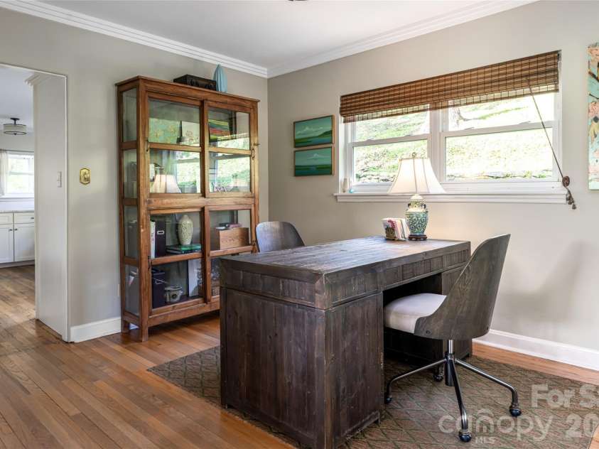 114 Cambridge Road, Asheville, NC 28804.  MLS# CAR4415783, YatesRealty ID 45672. 