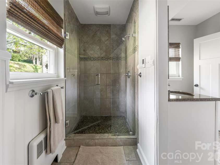 114 Cambridge Road, Asheville, NC 28804.  MLS# CAR4415783, YatesRealty ID 45672. 