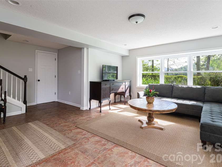 114 Cambridge Road, Asheville, NC 28804.  MLS# CAR4415783, YatesRealty ID 45672. 