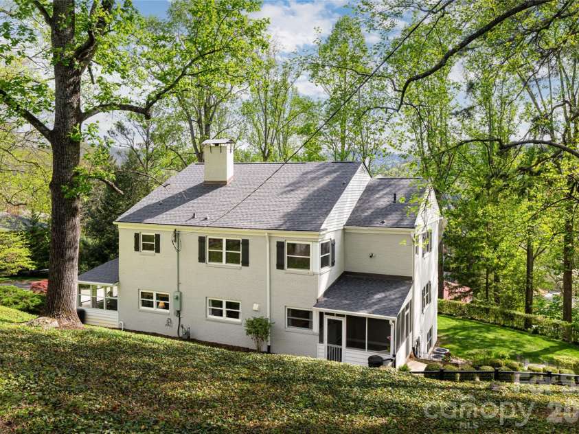 114 Cambridge Road, Asheville, NC 28804.  MLS# CAR4415783, YatesRealty ID 45672. 