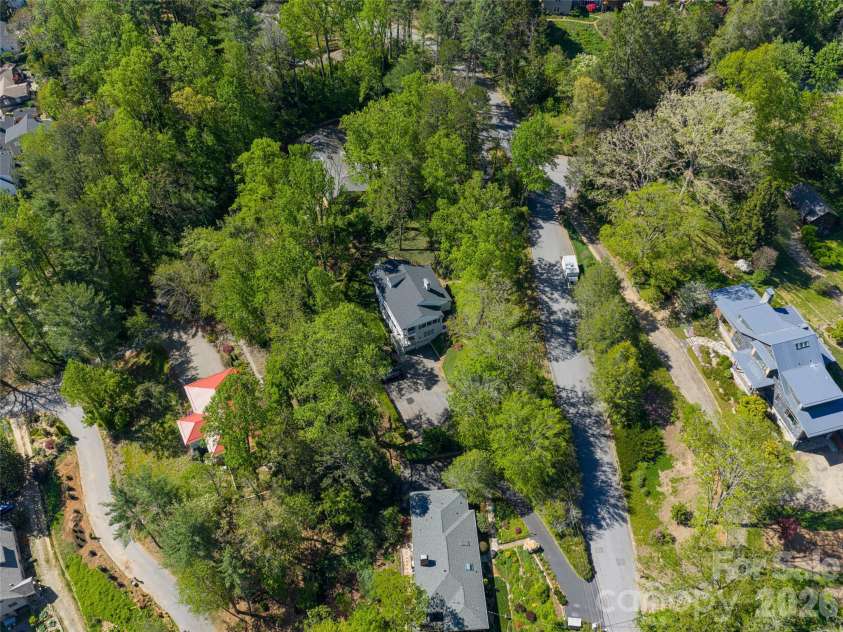 114 Cambridge Road, Asheville, NC 28804.  MLS# CAR4415783, YatesRealty ID 45672. 