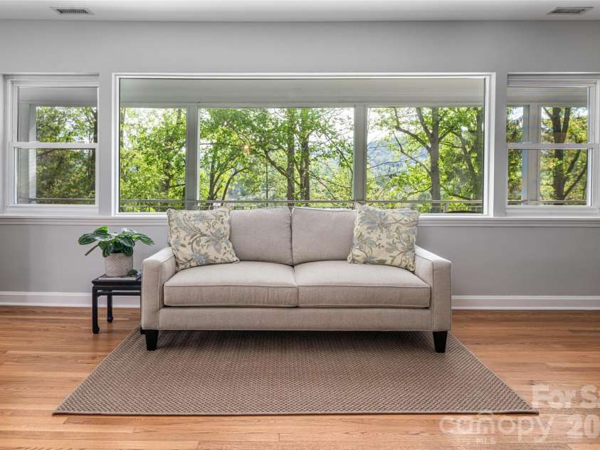 114 Cambridge Road, Asheville, NC 28804.  MLS# CAR4415783, YatesRealty ID 45672. Primary
