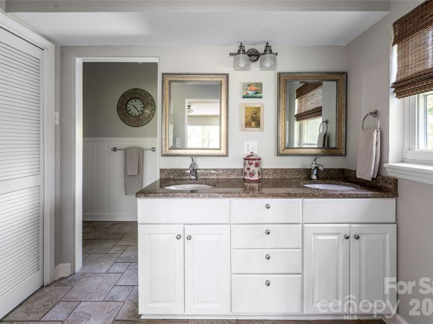 114 Cambridge Road, Asheville, NC 28804.  MLS# CAR4415783, YatesRealty ID 45672. Primary bathroom