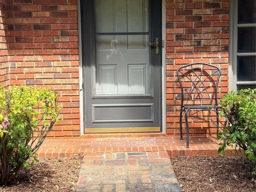 2015 39th Avenue, Hickory, NC 28601.  MLS# CAR4416463, YatesRealty ID 45674. 
