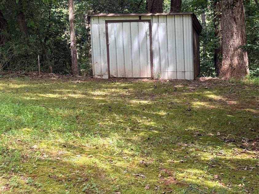 2015 39th Avenue, Hickory, NC 28601.  MLS# CAR4416463, YatesRealty ID 45674. 
