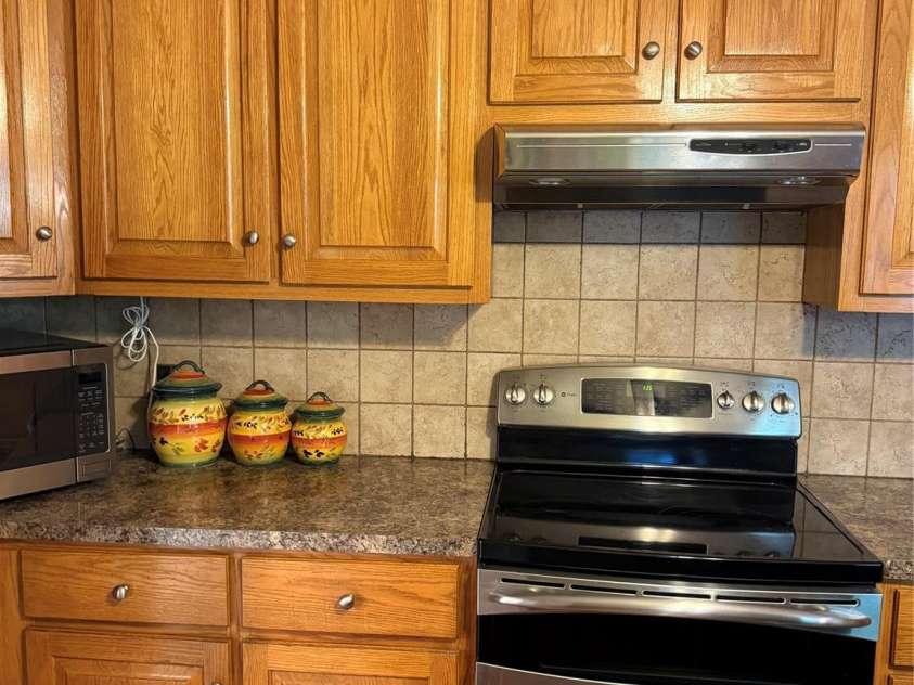 2015 39th Avenue, Hickory, NC 28601.  MLS# CAR4416463, YatesRealty ID 45674. 