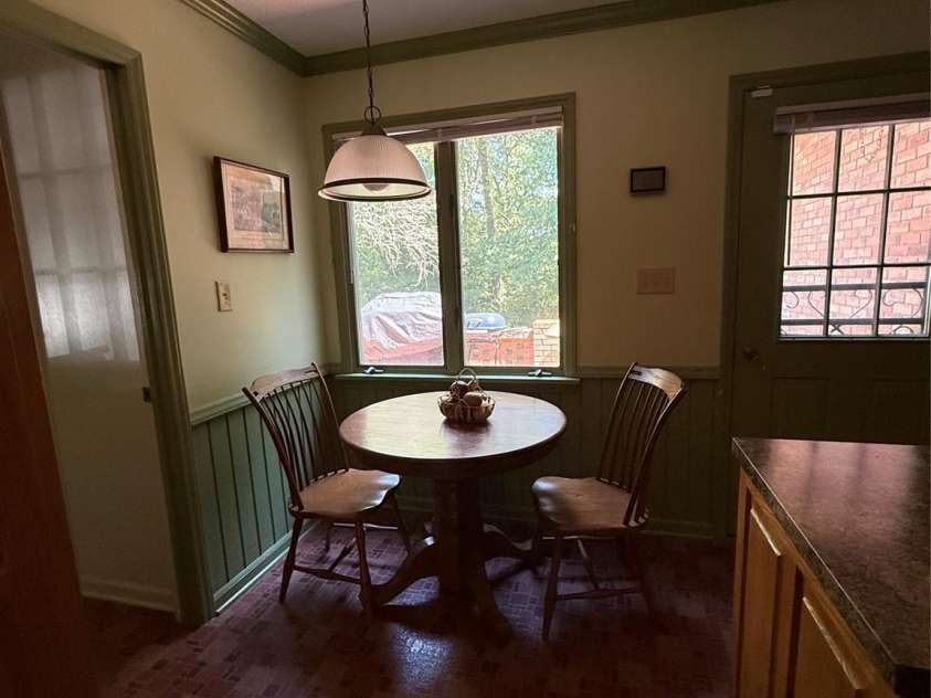 2015 39th Avenue, Hickory, NC 28601.  MLS# CAR4416463, YatesRealty ID 45674. 