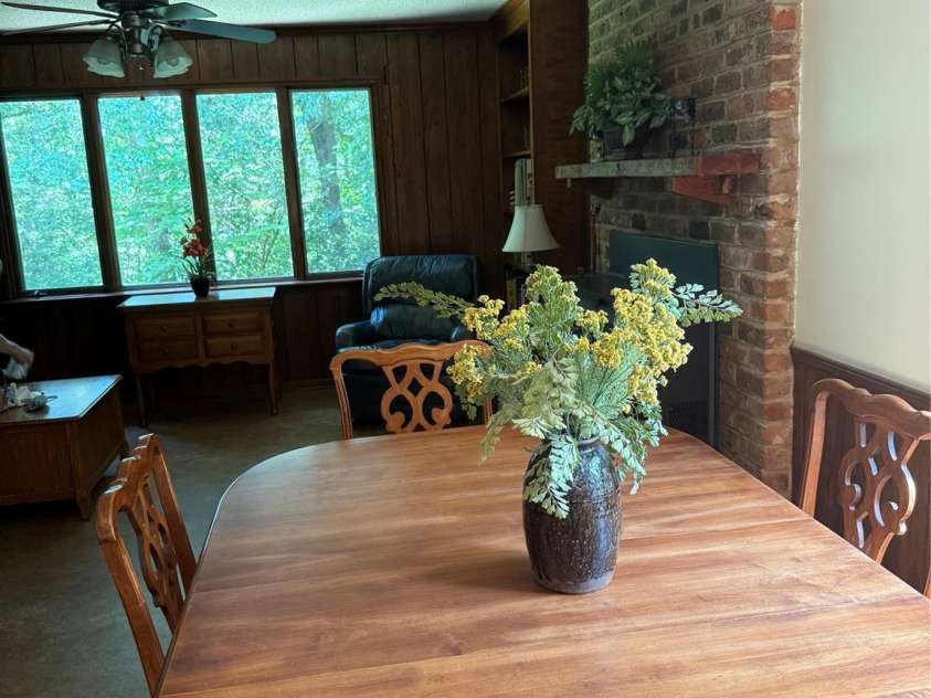 2015 39th Avenue, Hickory, NC 28601.  MLS# CAR4416463, YatesRealty ID 45674. 