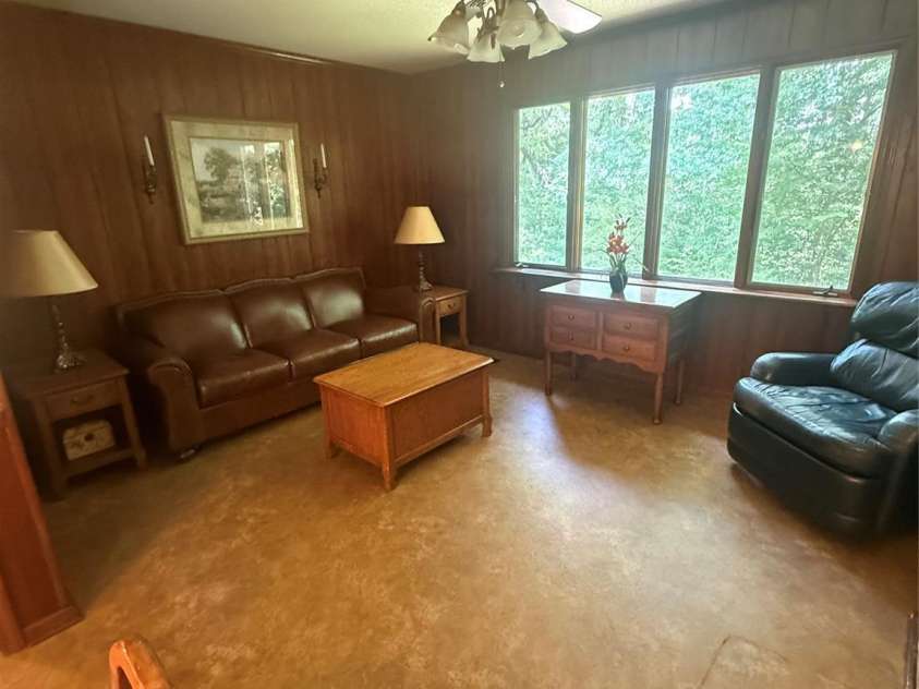 2015 39th Avenue, Hickory, NC 28601.  MLS# CAR4416463, YatesRealty ID 45674. 