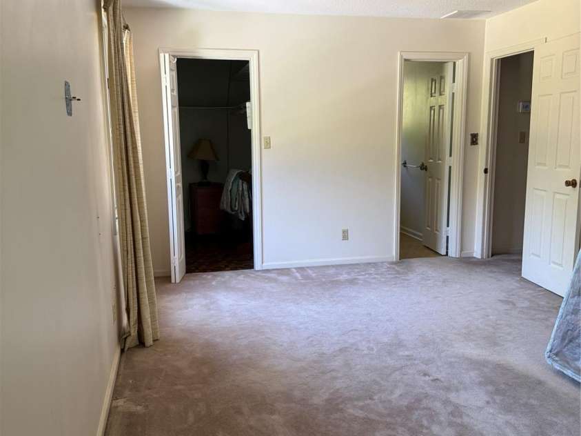 2015 39th Avenue, Hickory, NC 28601.  MLS# CAR4416463, YatesRealty ID 45674. 