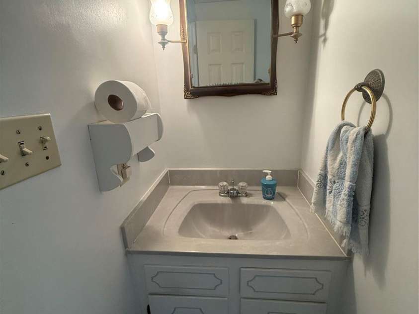 2015 39th Avenue, Hickory, NC 28601.  MLS# CAR4416463, YatesRealty ID 45674. 