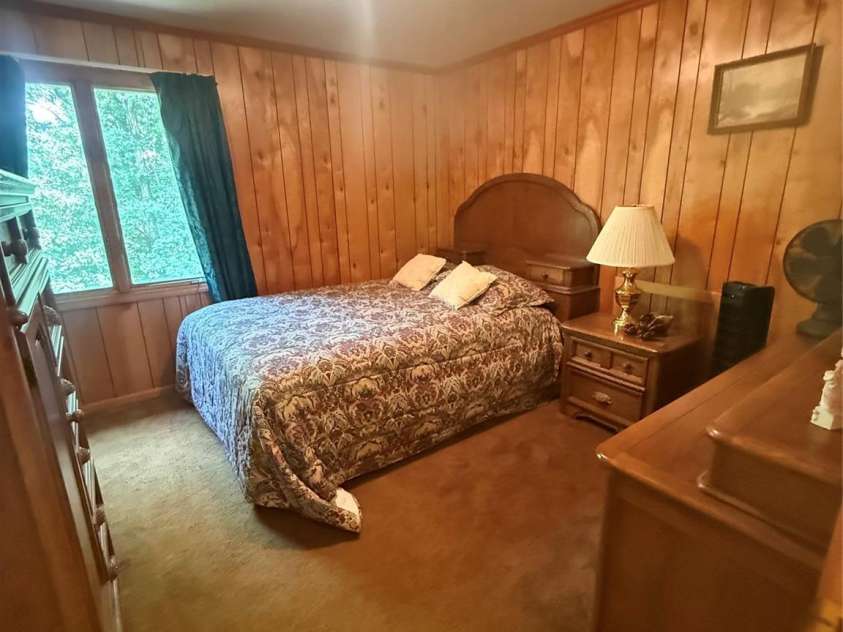 2015 39th Avenue, Hickory, NC 28601.  MLS# CAR4416463, YatesRealty ID 45674. 