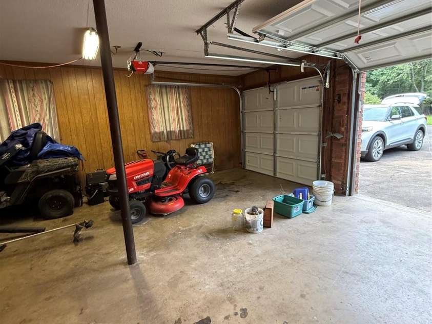 2015 39th Avenue, Hickory, NC 28601.  MLS# CAR4416463, YatesRealty ID 45674. 
