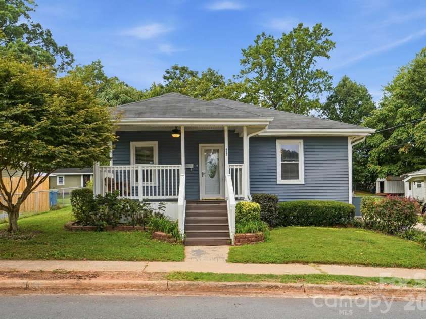 412 Link Street, Fort Mill, SC 29715.  MLS# CAR4416613, YatesRealty ID 45675. 