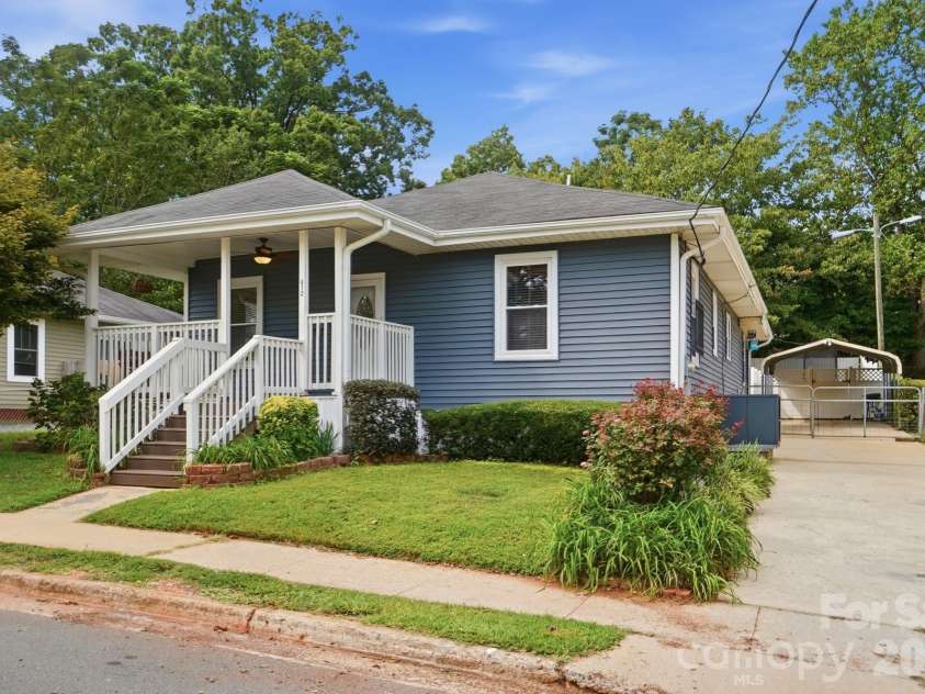 412 Link Street, Fort Mill, SC 29715.  MLS# CAR4416613, YatesRealty ID 45675. 