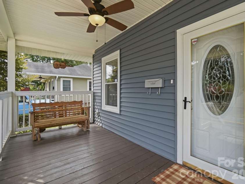 412 Link Street, Fort Mill, SC 29715.  MLS# CAR4416613, YatesRealty ID 45675. 
