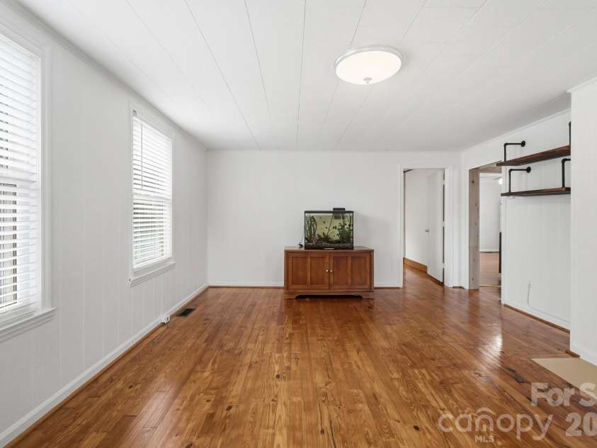 412 Link Street, Fort Mill, SC 29715.  MLS# CAR4416613, YatesRealty ID 45675. 