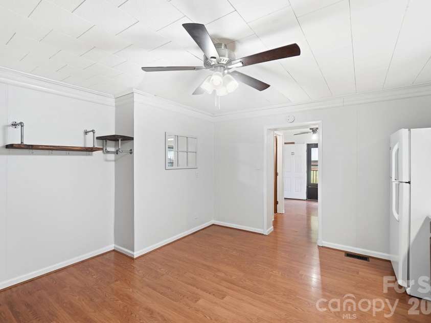 412 Link Street, Fort Mill, SC 29715.  MLS# CAR4416613, YatesRealty ID 45675. 