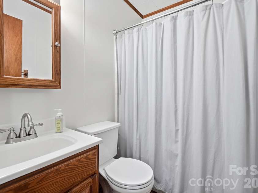 412 Link Street, Fort Mill, SC 29715.  MLS# CAR4416613, YatesRealty ID 45675. 