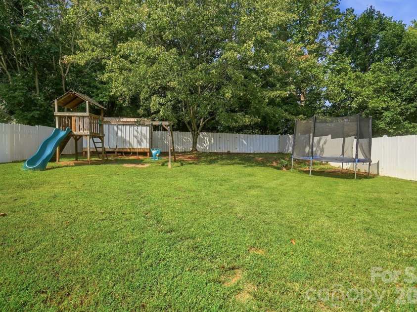 412 Link Street, Fort Mill, SC 29715.  MLS# CAR4416613, YatesRealty ID 45675. 