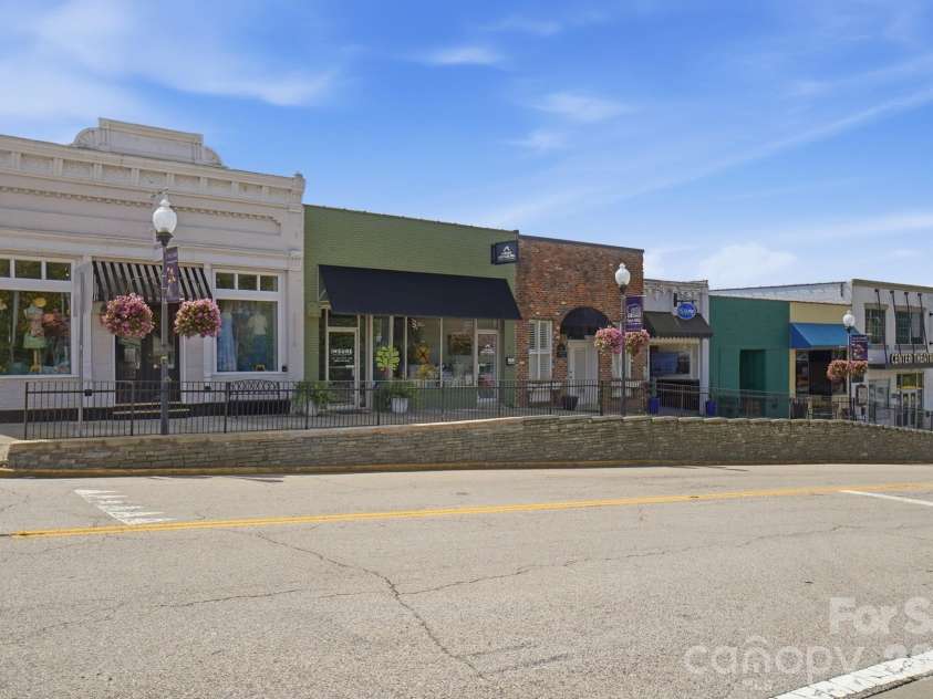 412 Link Street, Fort Mill, SC 29715.  MLS# CAR4416613, YatesRealty ID 45675. 