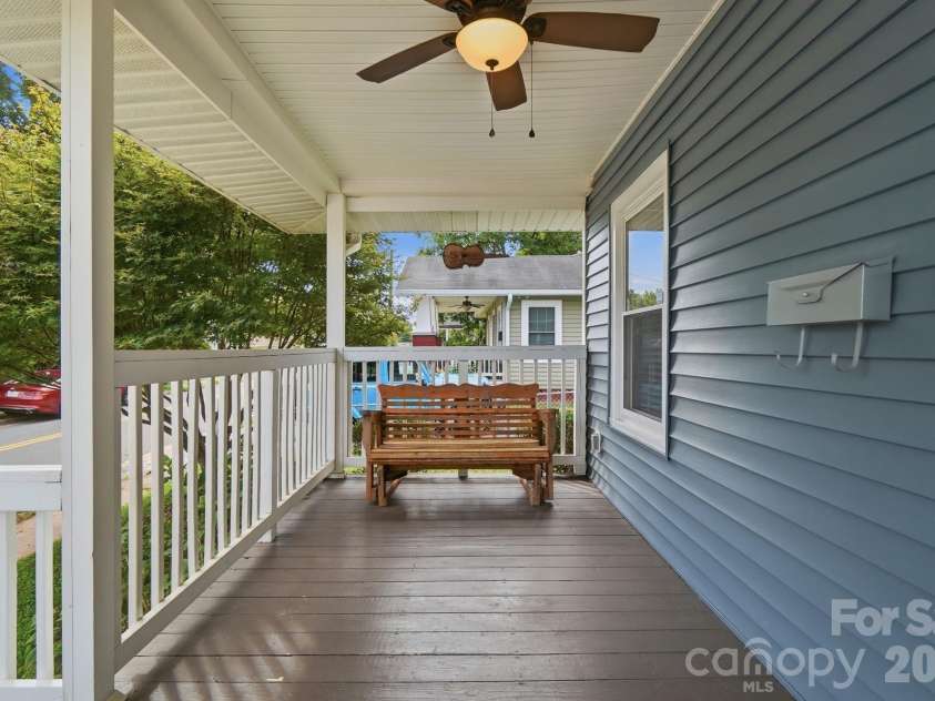 412 Link Street, Fort Mill, SC 29715.  MLS# CAR4416613, YatesRealty ID 45675. 