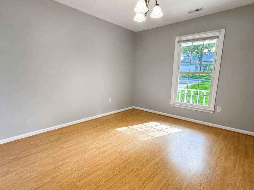 8826 Leipzig Drive, Charlotte, NC 28210.  MLS# CAR4401179, YatesRealty ID 45678. Dining Area
