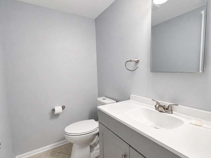 8826 Leipzig Drive, Charlotte, NC 28210.  MLS# CAR4401179, YatesRealty ID 45678. Downstairs Half Bathroom