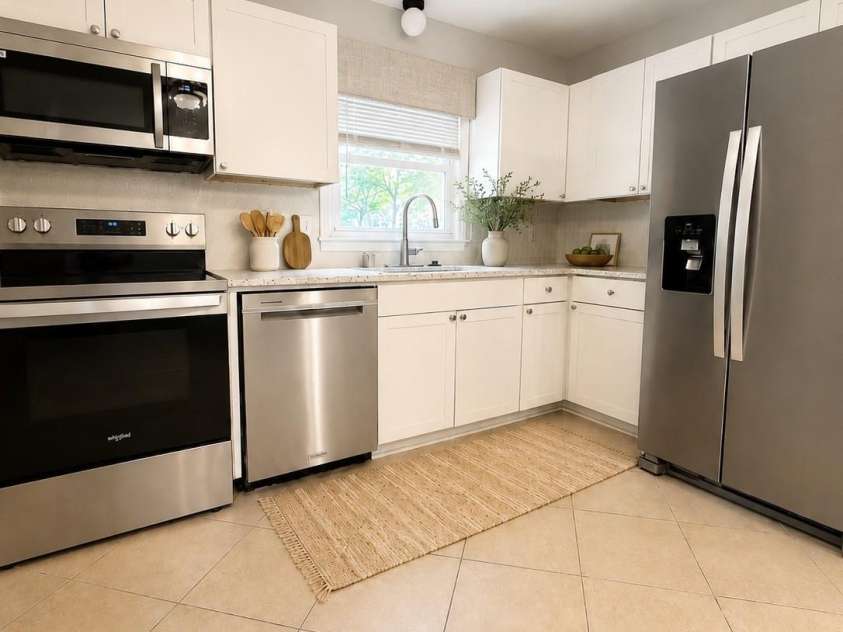 8826 Leipzig Drive, Charlotte, NC 28210.  MLS# CAR4401179, YatesRealty ID 45678. Kitchen - Virtually staged