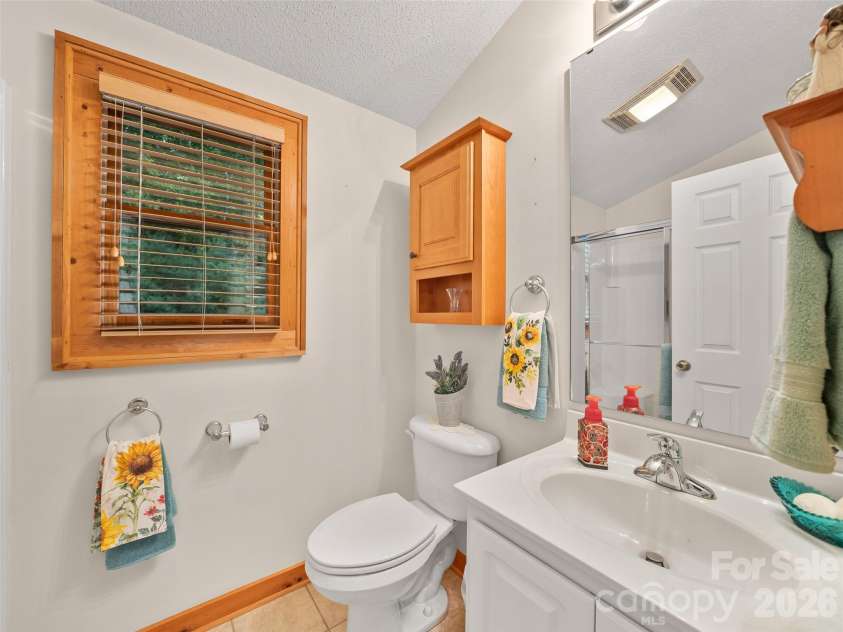 185 Blue Bird Lane, Spruce Pine, NC 28777.  MLS# CAR4416749, YatesRealty ID 45682. 