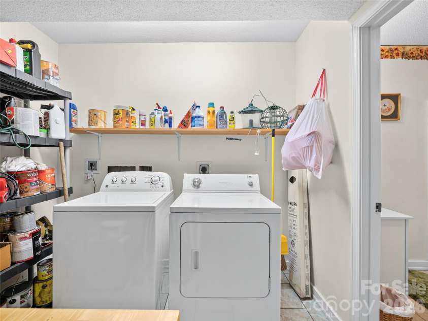 185 Blue Bird Lane, Spruce Pine, NC 28777.  MLS# CAR4416749, YatesRealty ID 45682. 