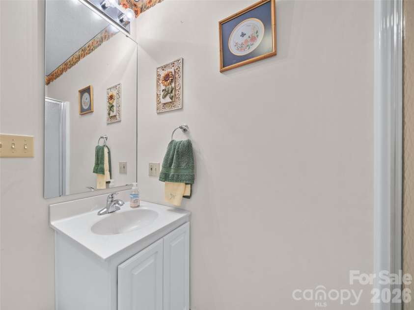 185 Blue Bird Lane, Spruce Pine, NC 28777.  MLS# CAR4416749, YatesRealty ID 45682. 